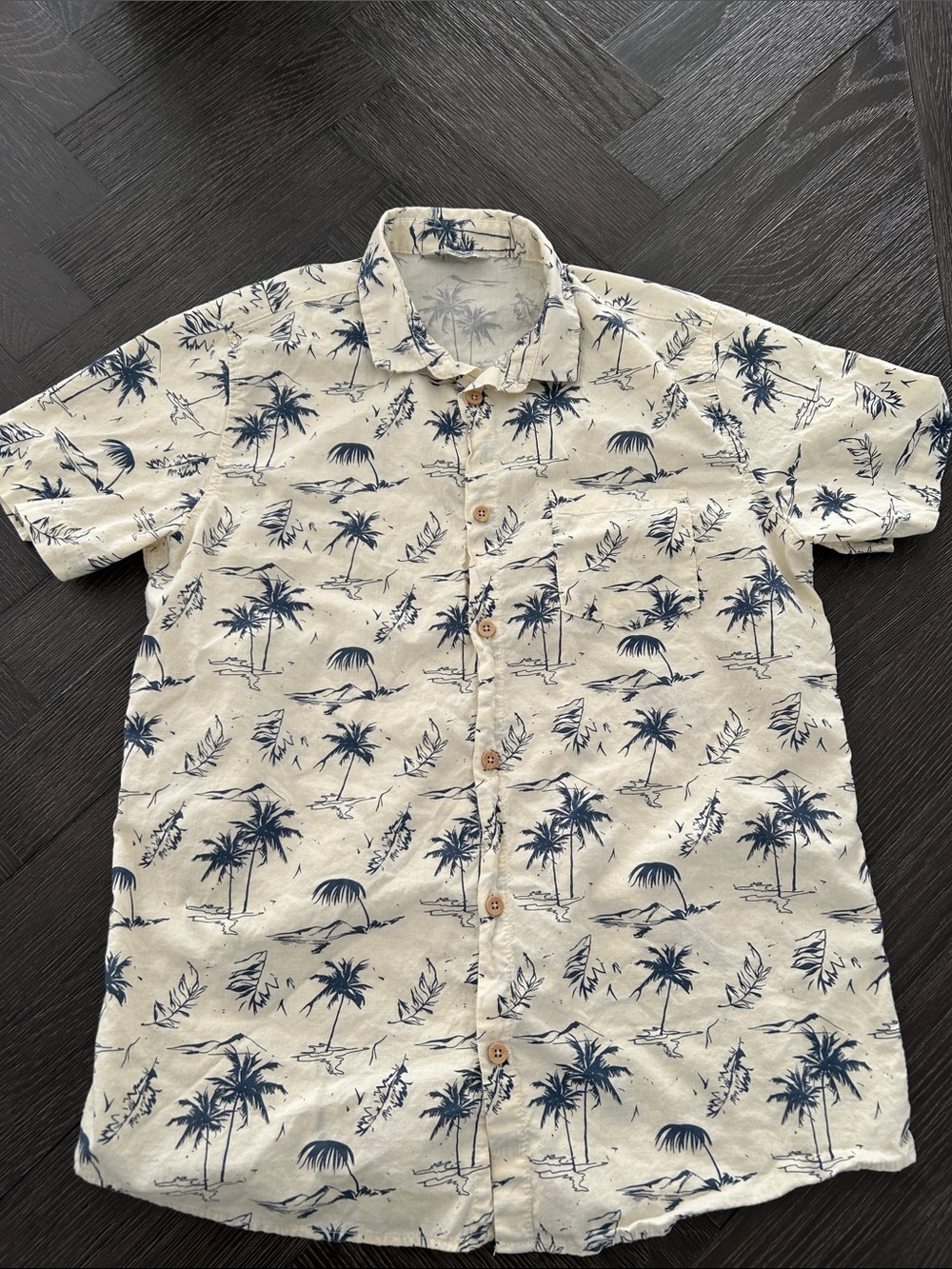 Boys Short-Sleeve Hawaiian Tropical Palm Print Button-Down Shirt — Cream & Navy